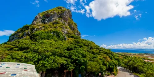 伊江島 城山：タッチュー